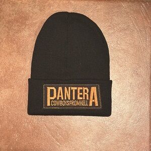 Pantera Cuffed Beanie